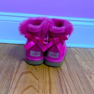 Like Nice Barely Worn Girls Size 12Y Uggs